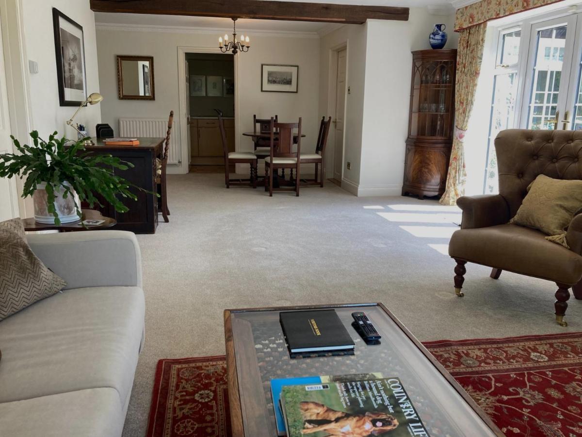 Exclusive 2 Bedroom Apartment With Summer House And Hot Tub Daventry Exteriör bild