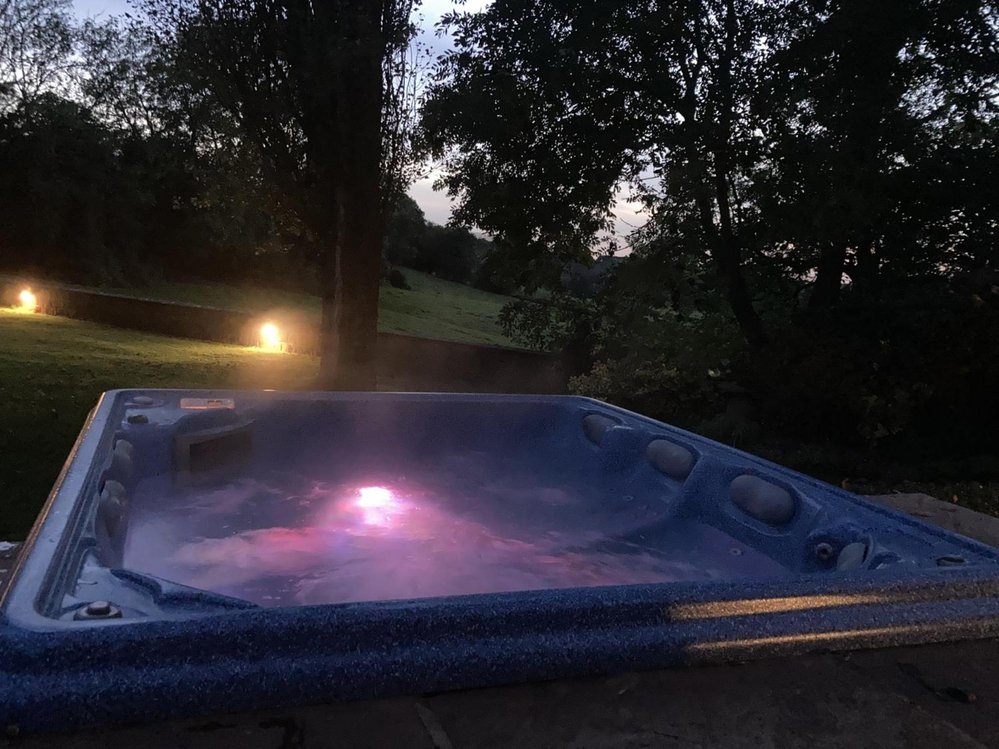 Exclusive 2 Bedroom Apartment With Summer House And Hot Tub Daventry Exteriör bild