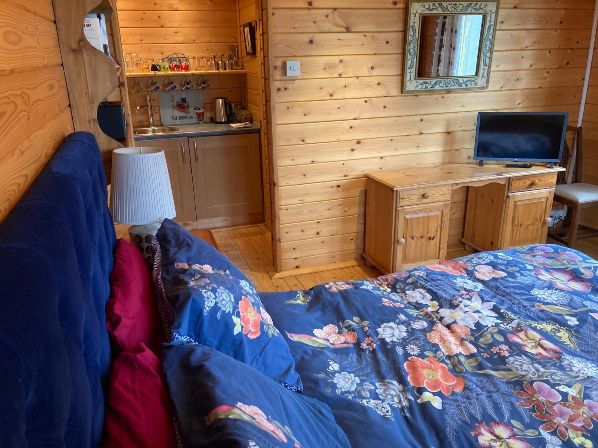 Exclusive 2 Bedroom Apartment With Summer House And Hot Tub Daventry Exteriör bild